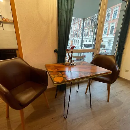 Apartment Kunstlerisches 2r-apartment Im Leipziger Westen, Karl-heine-kanal, Ruhige Lage *